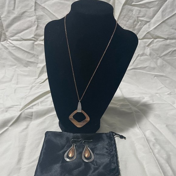 EUC Tocara Set of Christen Necklace and Earrings 14K Rose Gold Plated. - Picture 1 of 5